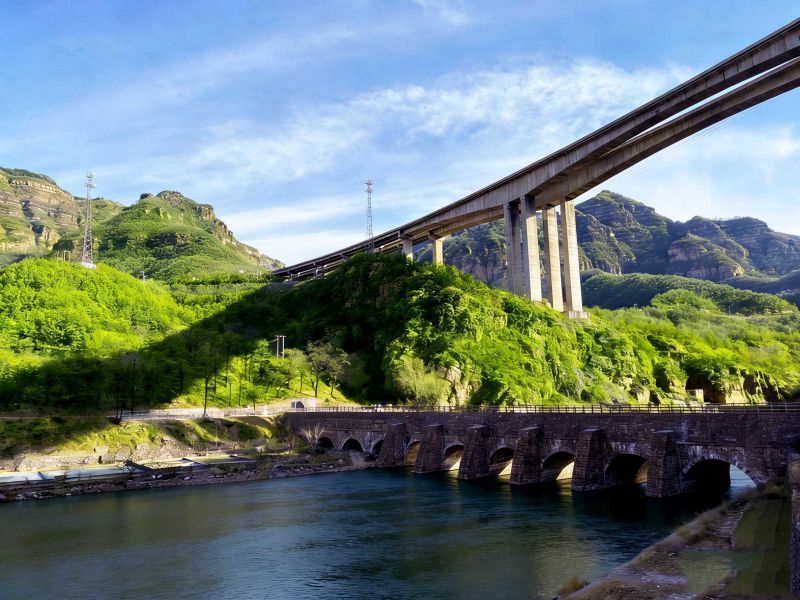 红旗渠十孔渡槽